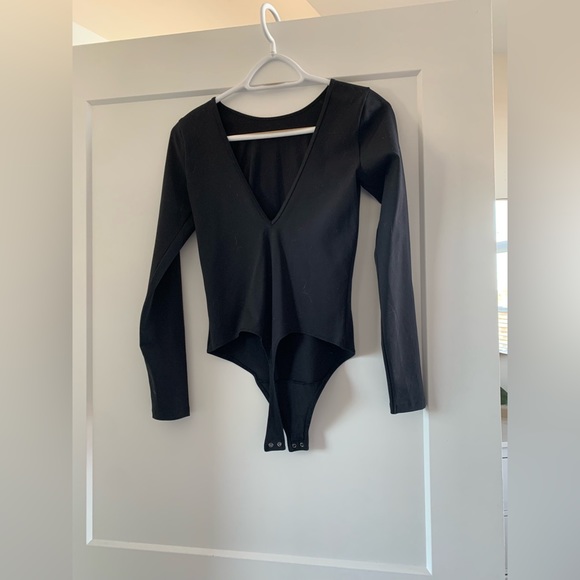 Abercrombie V back bodysuit size Sm - Picture 2 of 4